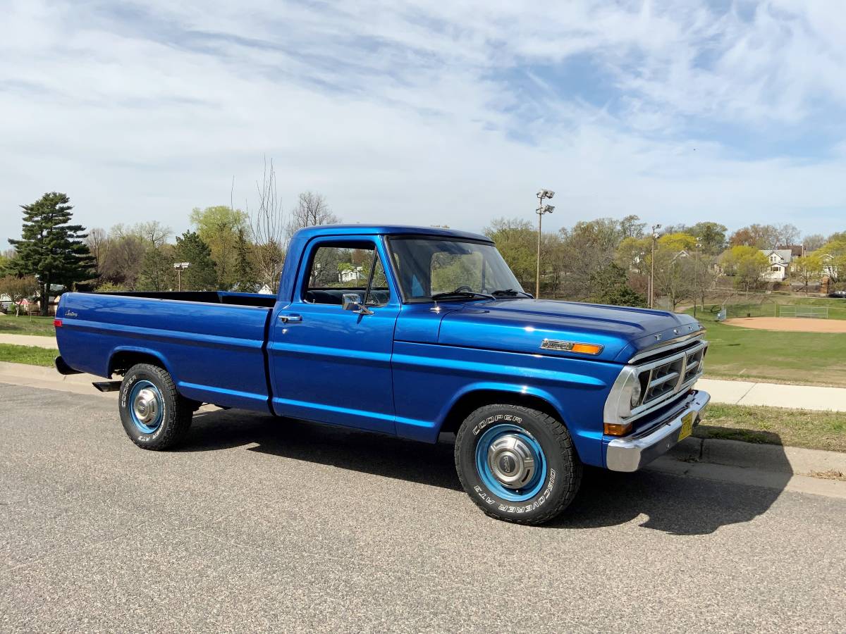 Ford-F-250-1972-blue