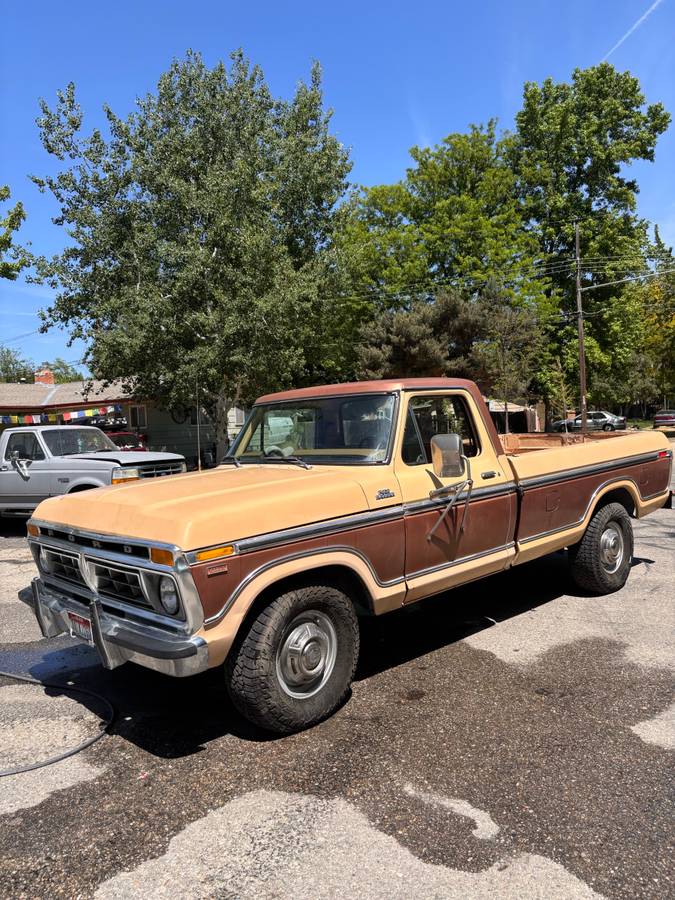 Ford-F-250-ranger-camper-special-1977-brown
