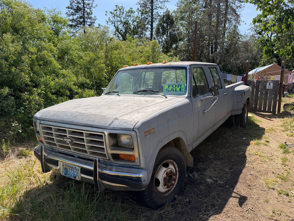 Ford-F-350-diesel-1985-grey