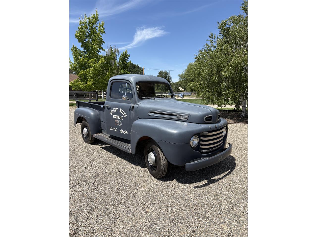 Ford-F1-pickup-1948-Black-BlackTan