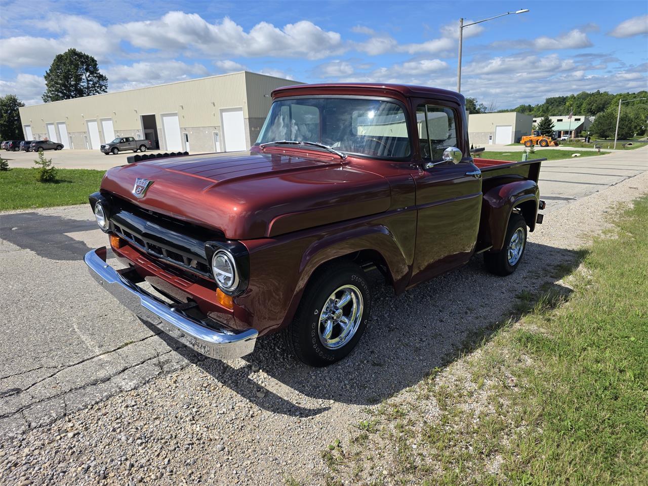 Ford-F100-1957-Burgundy-Tan