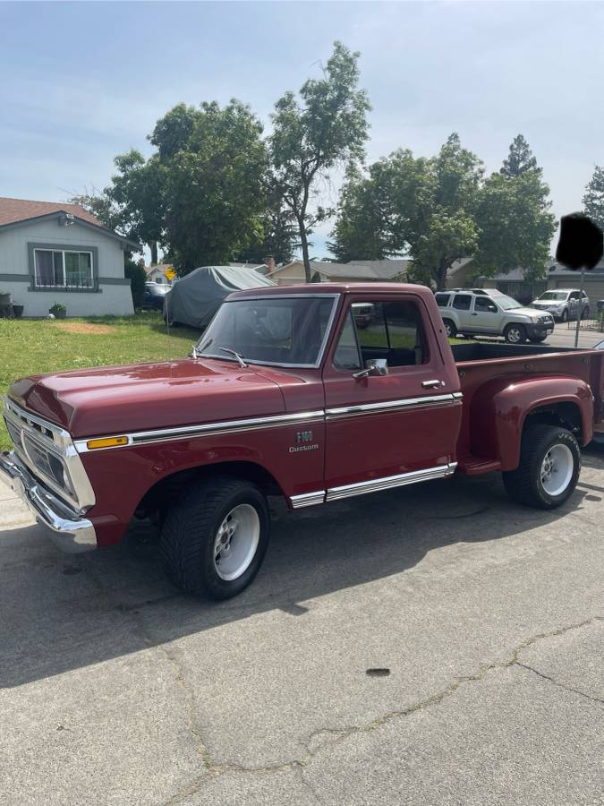 Ford-F100-custom-1976