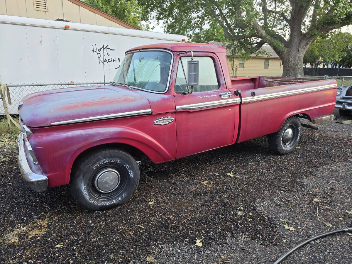 Ford-F100-custom-cab-1966