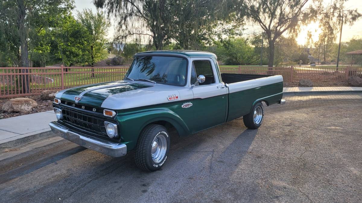 Ford-F100-pickup-1965-custom