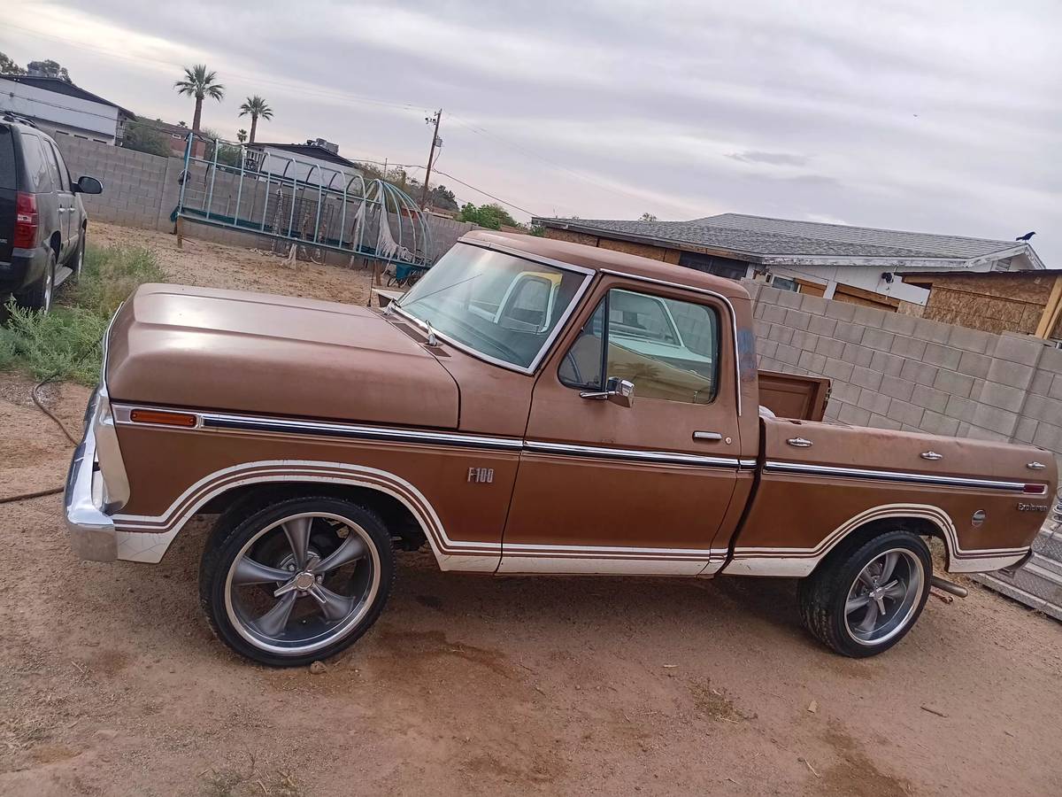 Ford-F100-pickup-1974