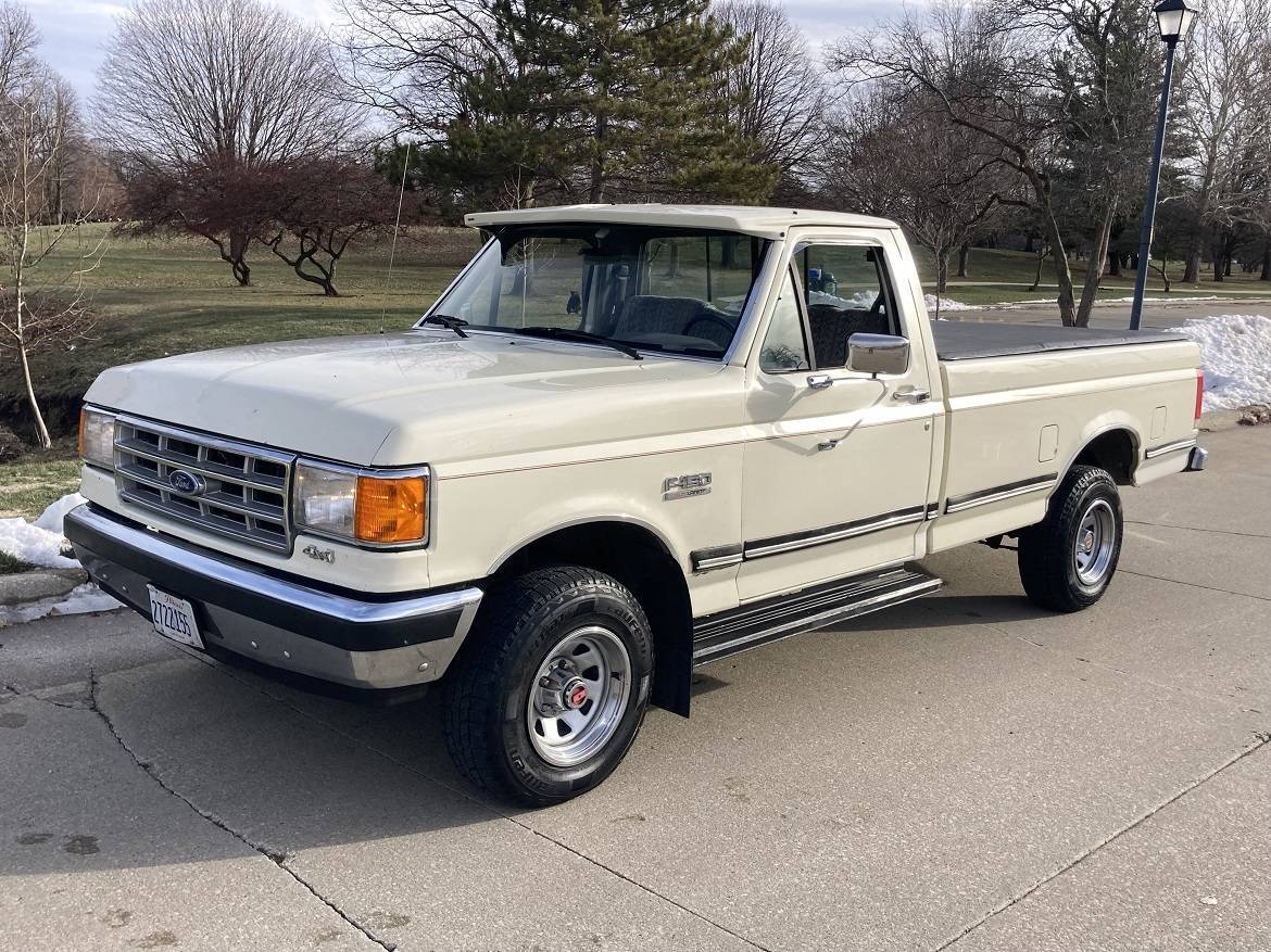 Ford-F15o-4x4.crew-cab-1988-white