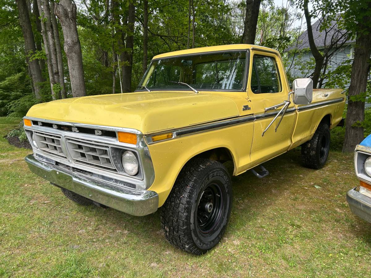 Ford-F250-1977-yellow