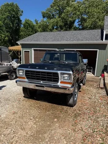 Ford-F250-4x4-regular-cab-heavy-duty-1979-Black-Gray
