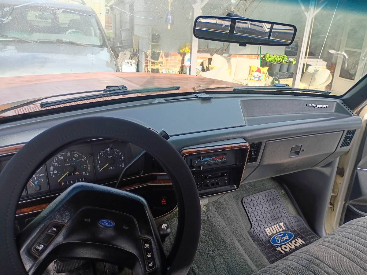 Ford-F250-super-duty-lariat-4x4-1989-white