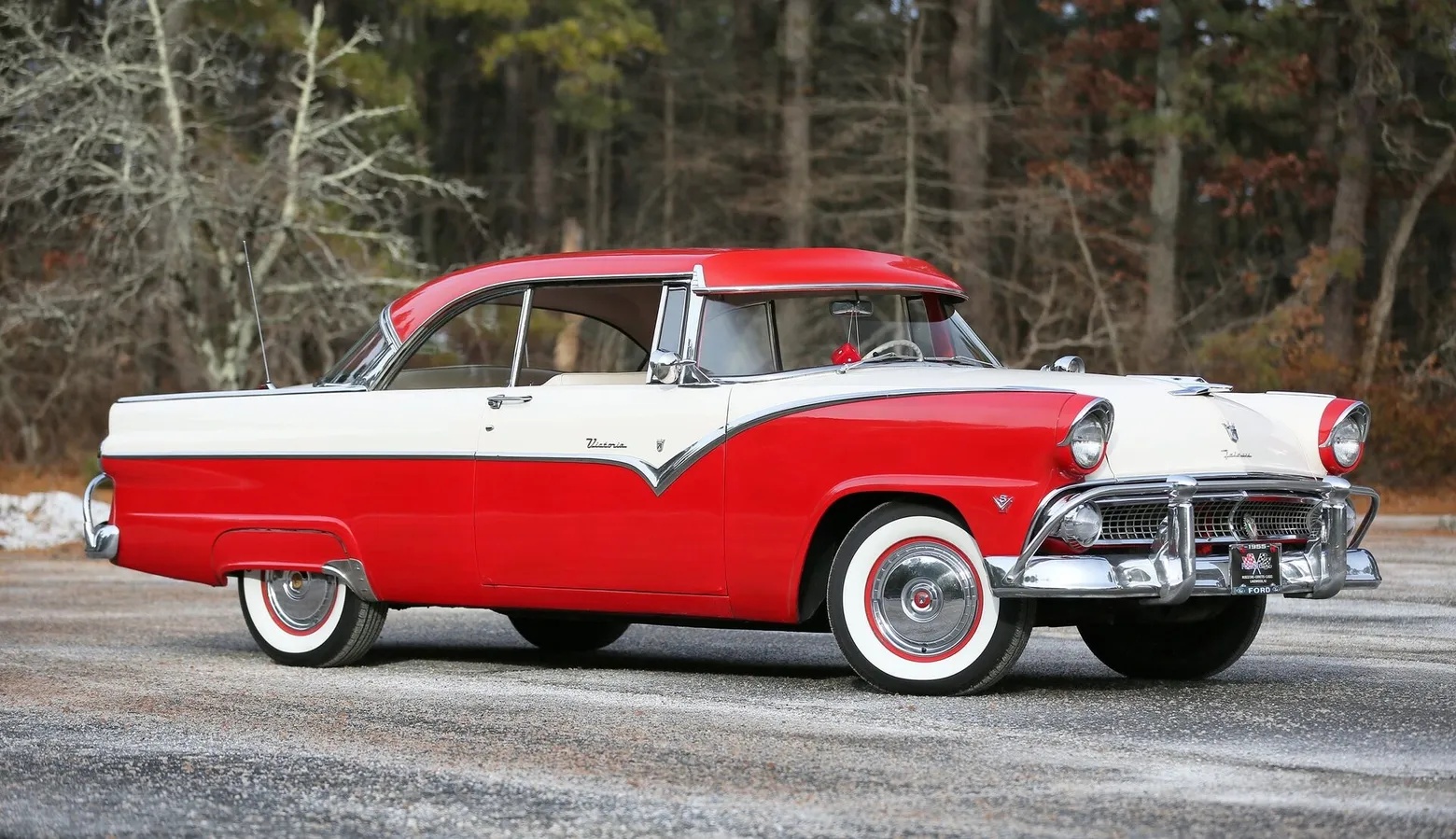Ford-Fairlane-1955-Red-And-White-Red-And-White