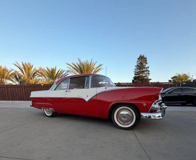 Ford-Fairlane-1955-RedWhite-Red-amp-White
