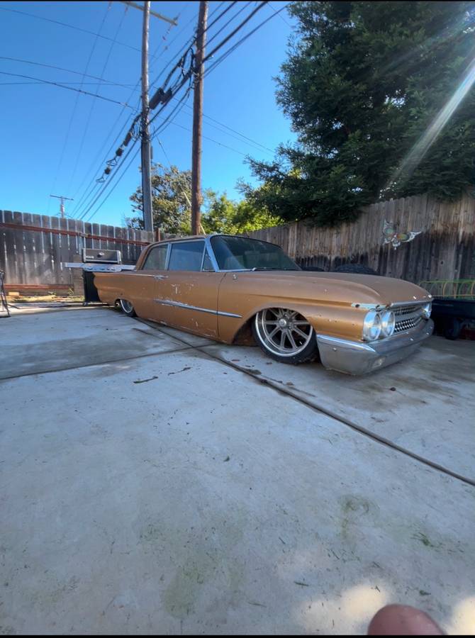 Ford-Fairlane-500-1961-custom