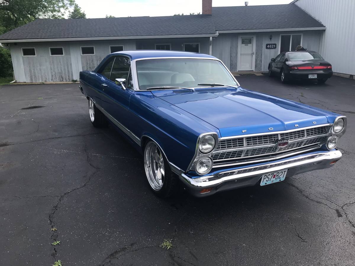 Ford-Fairlane-gt-1966-blue