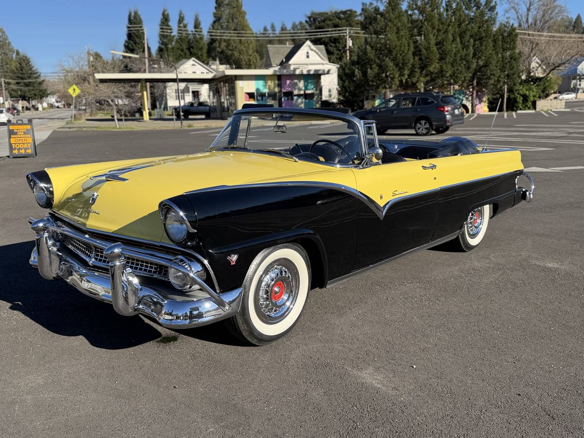 Ford-Fairlane-sunliner-1955-yellow