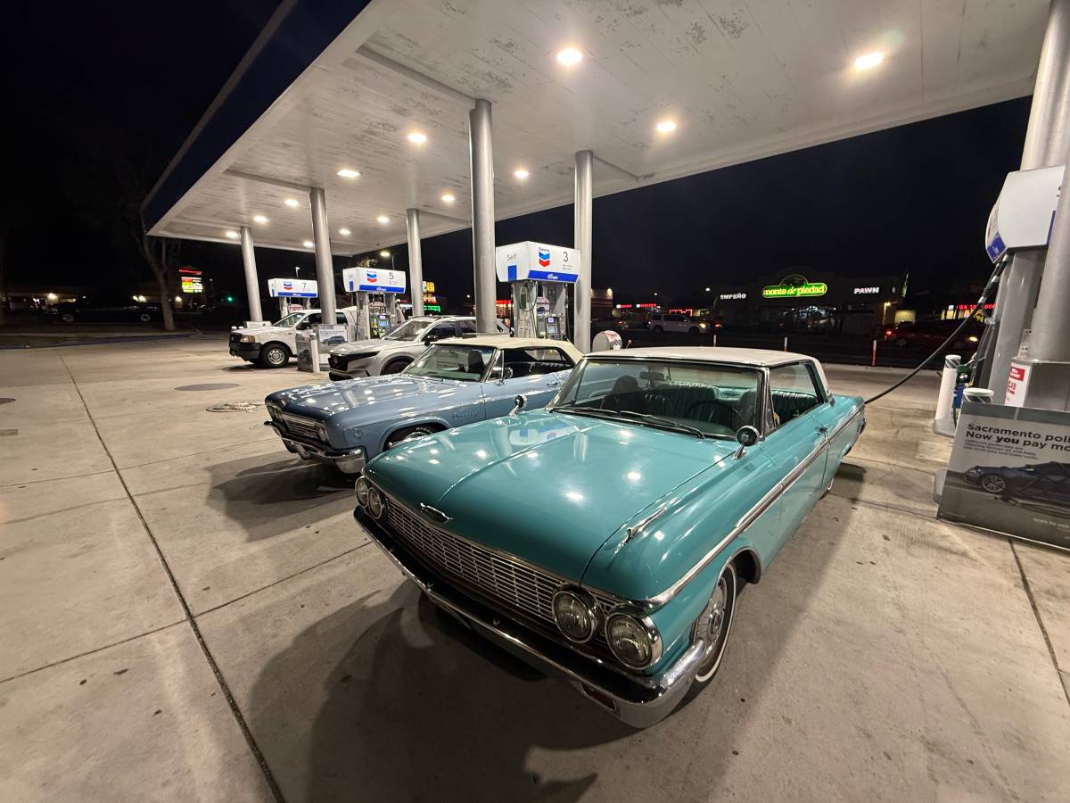 Ford-Galaxie-500-1962-blue