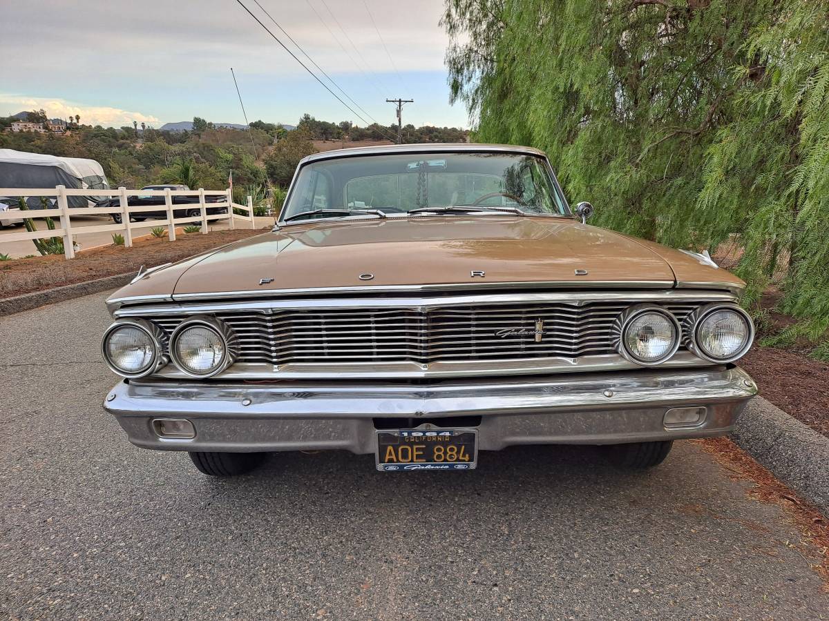 Ford-Galaxie-500xl-1964-brown