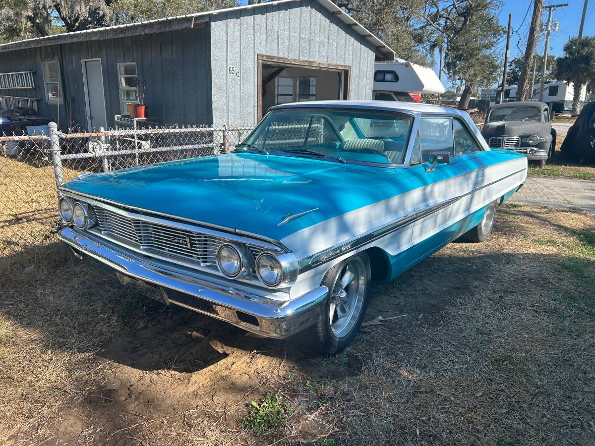 Ford-Galaxy-500-two-door-fastback-1964-blue