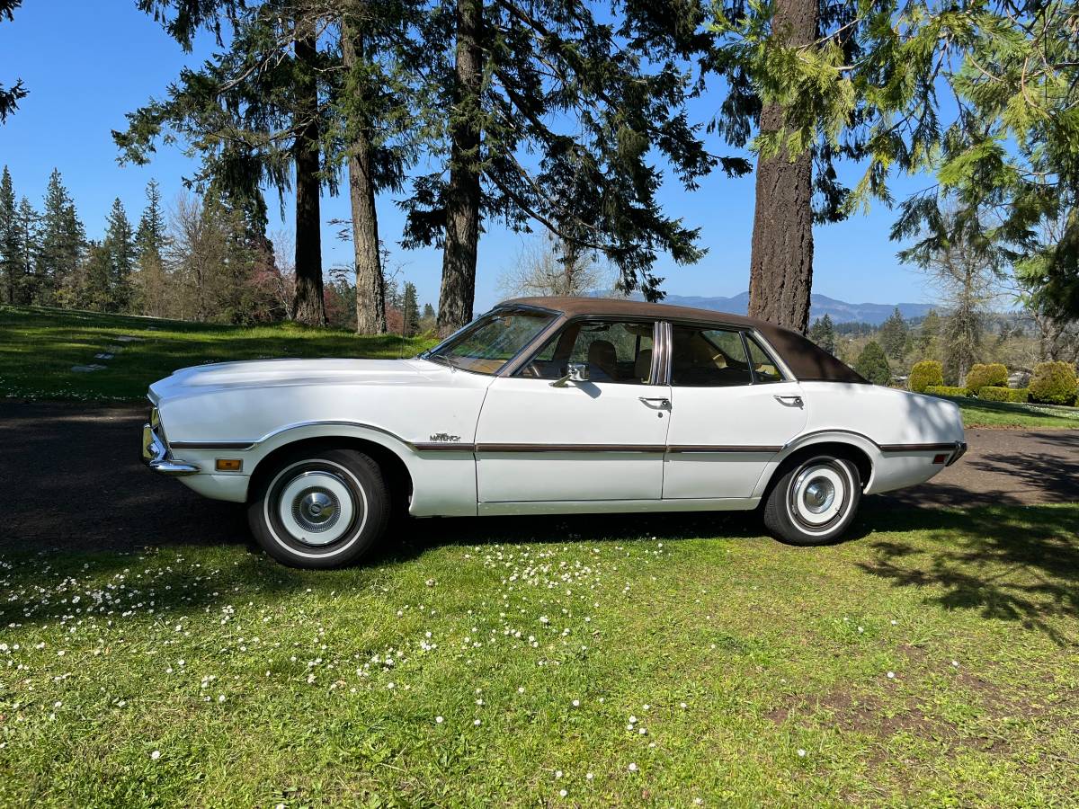 Ford-Maverick-1972-white