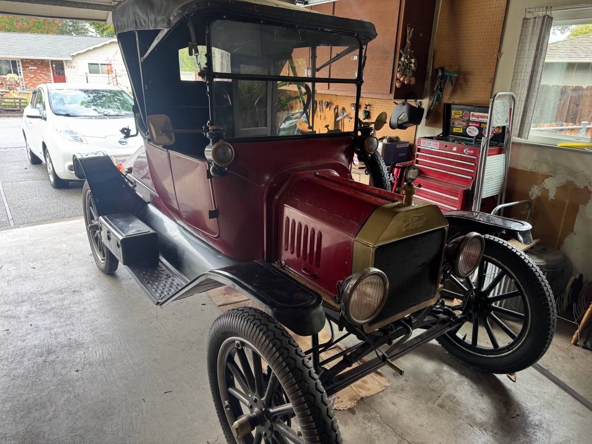 Ford-Model-t-1915-black