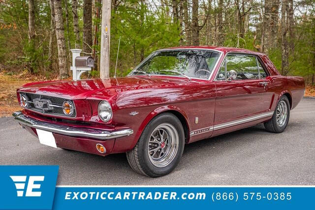 Ford-Mustang-1965-Maroon-Black