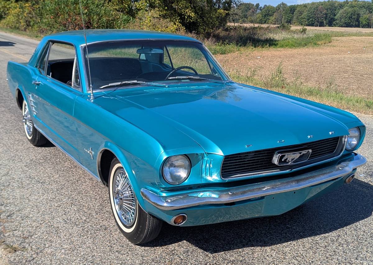 Ford-Mustang-1966