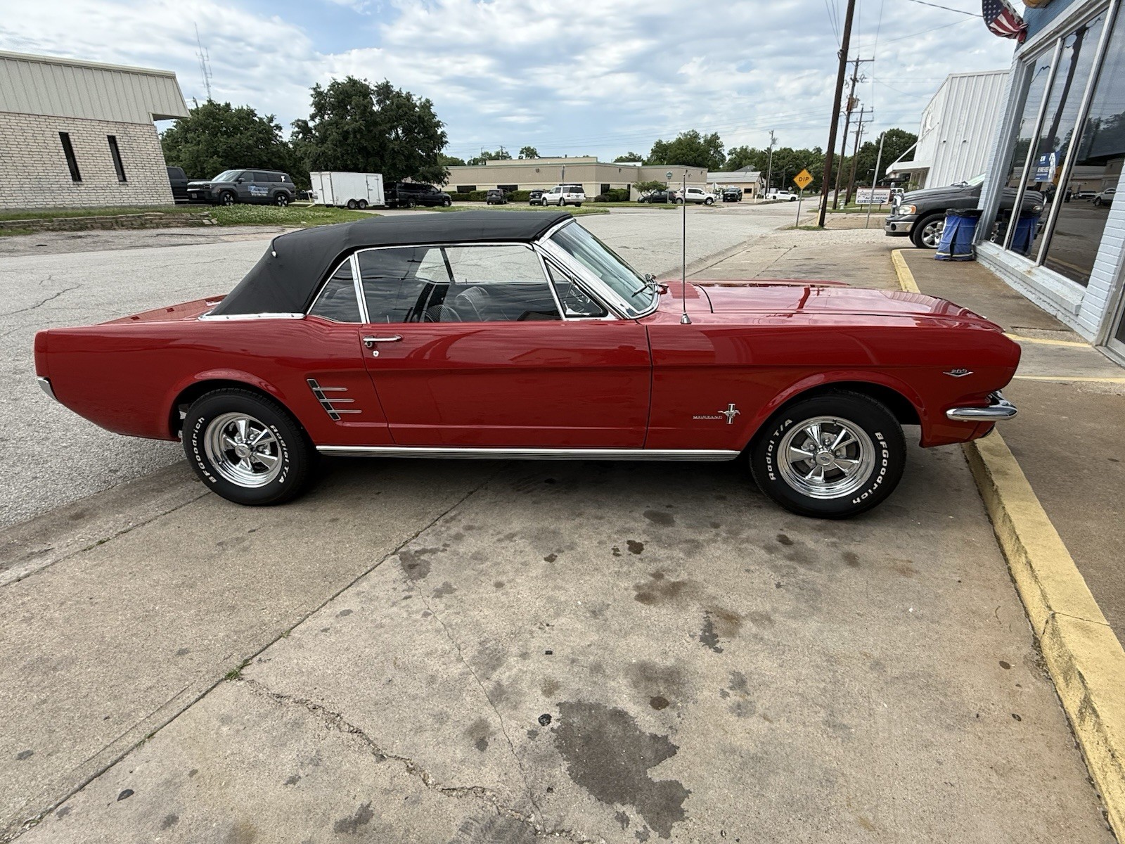 Ford-Mustang-1966-Convertible-Black
