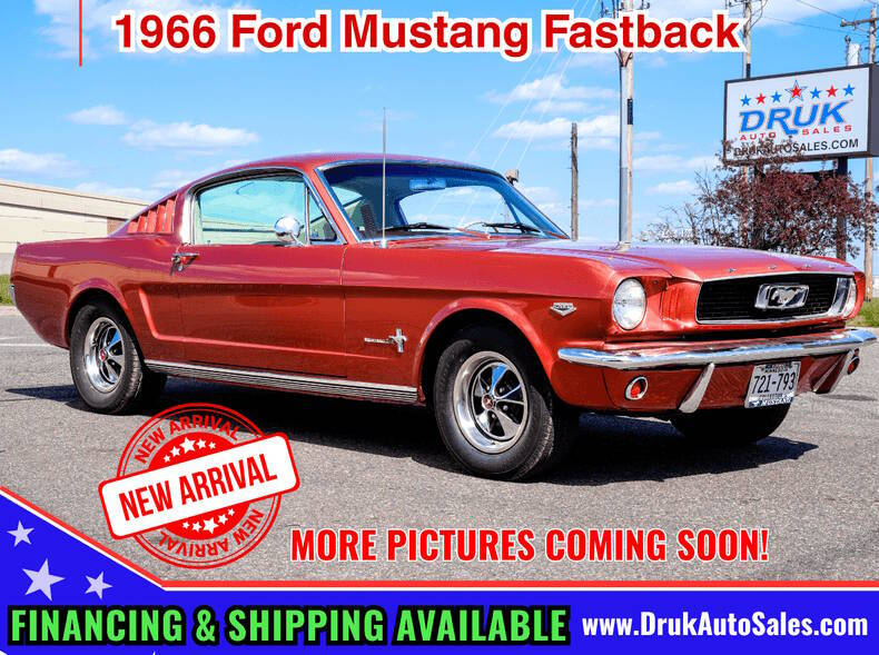 Ford-Mustang-1966-Emberglo-Metallic-Beige