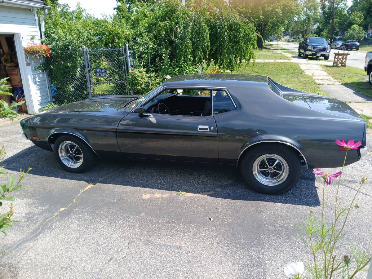 Ford-Mustang-1971-grey