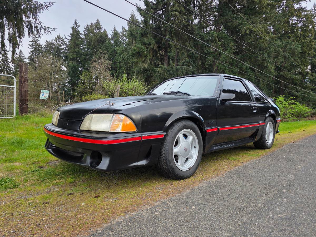 Ford-Mustang-1987