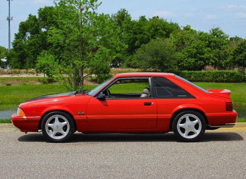 Ford-Mustang-1992