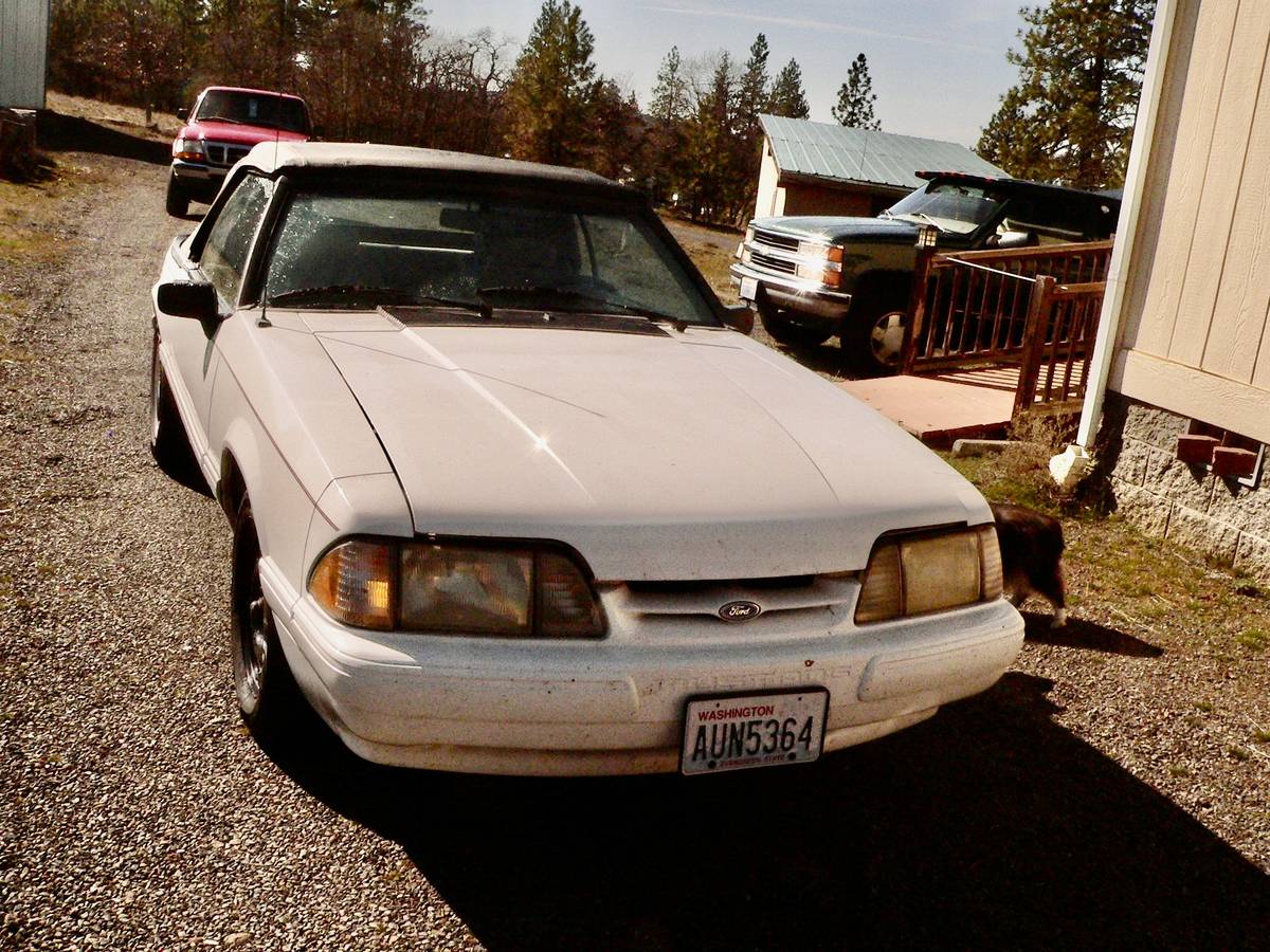 Ford-Mustang-1992
