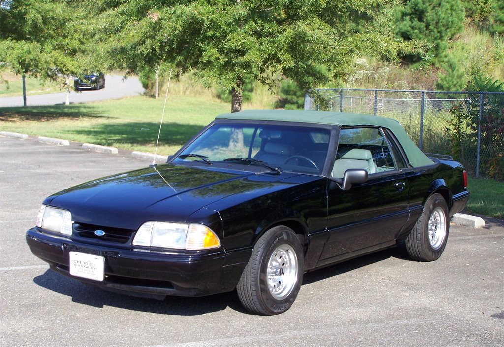 Ford-Mustang-1992-Convertible-Gray