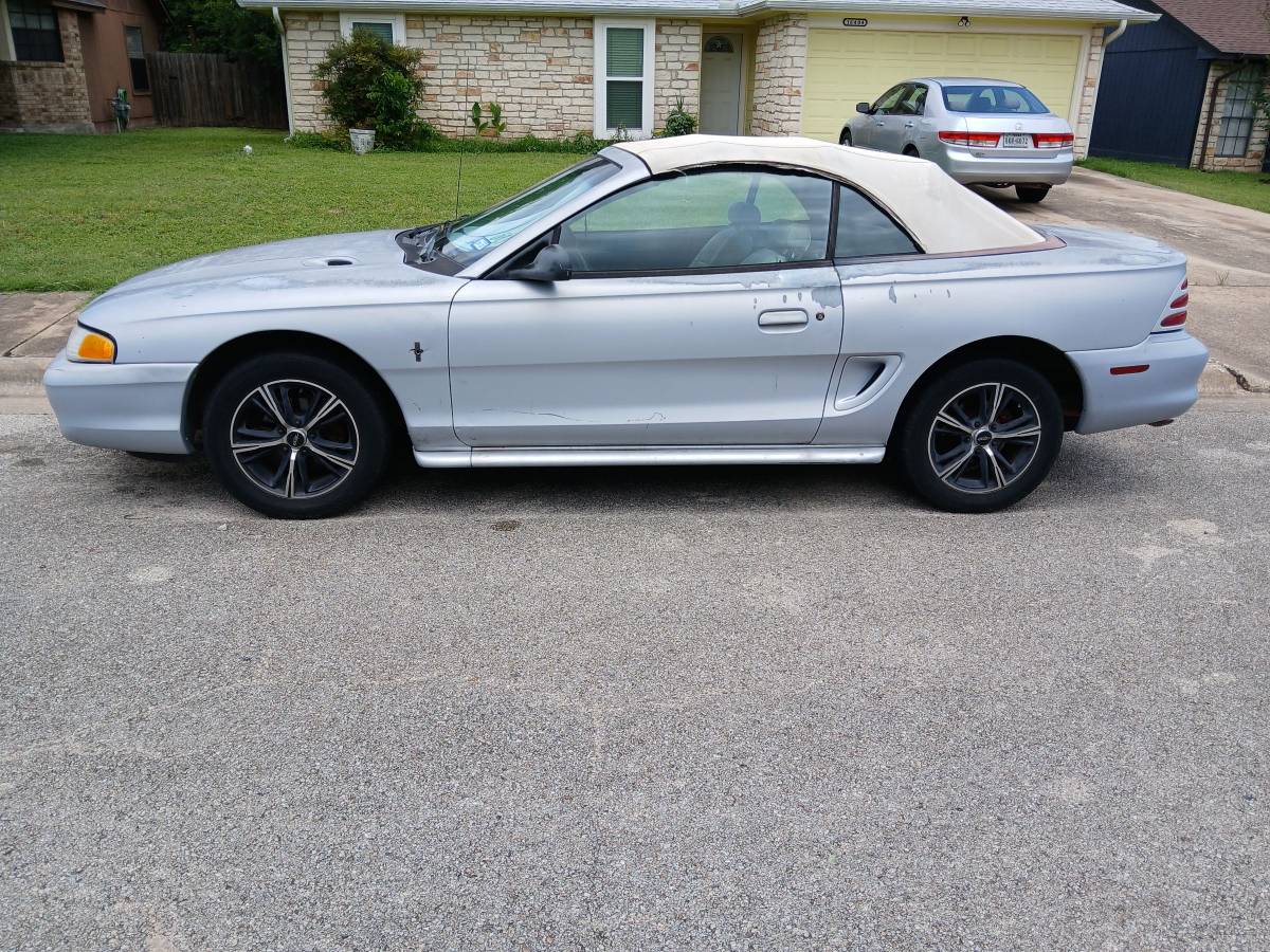 Ford-Mustang-1994-silver