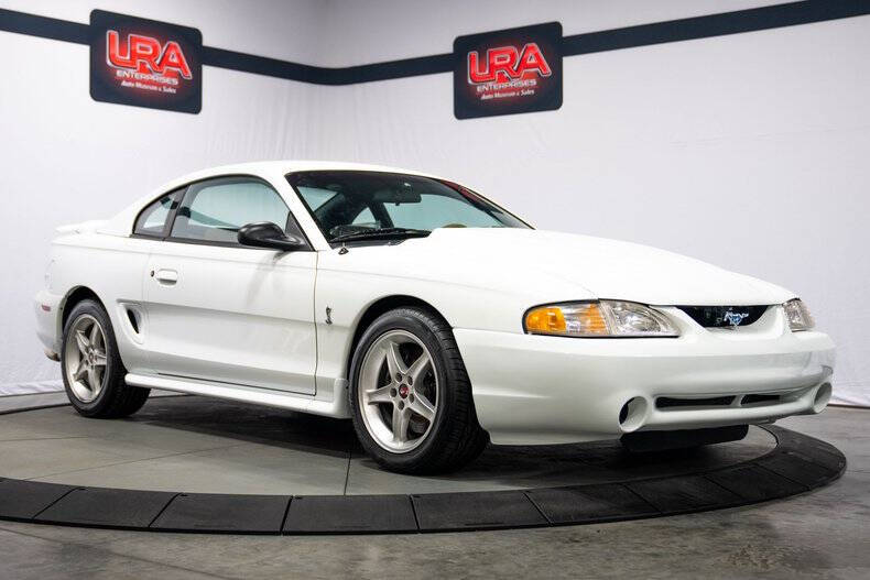 Ford-Mustang-1995-Crystal-White-Clearcoat-Saddle-Cloth