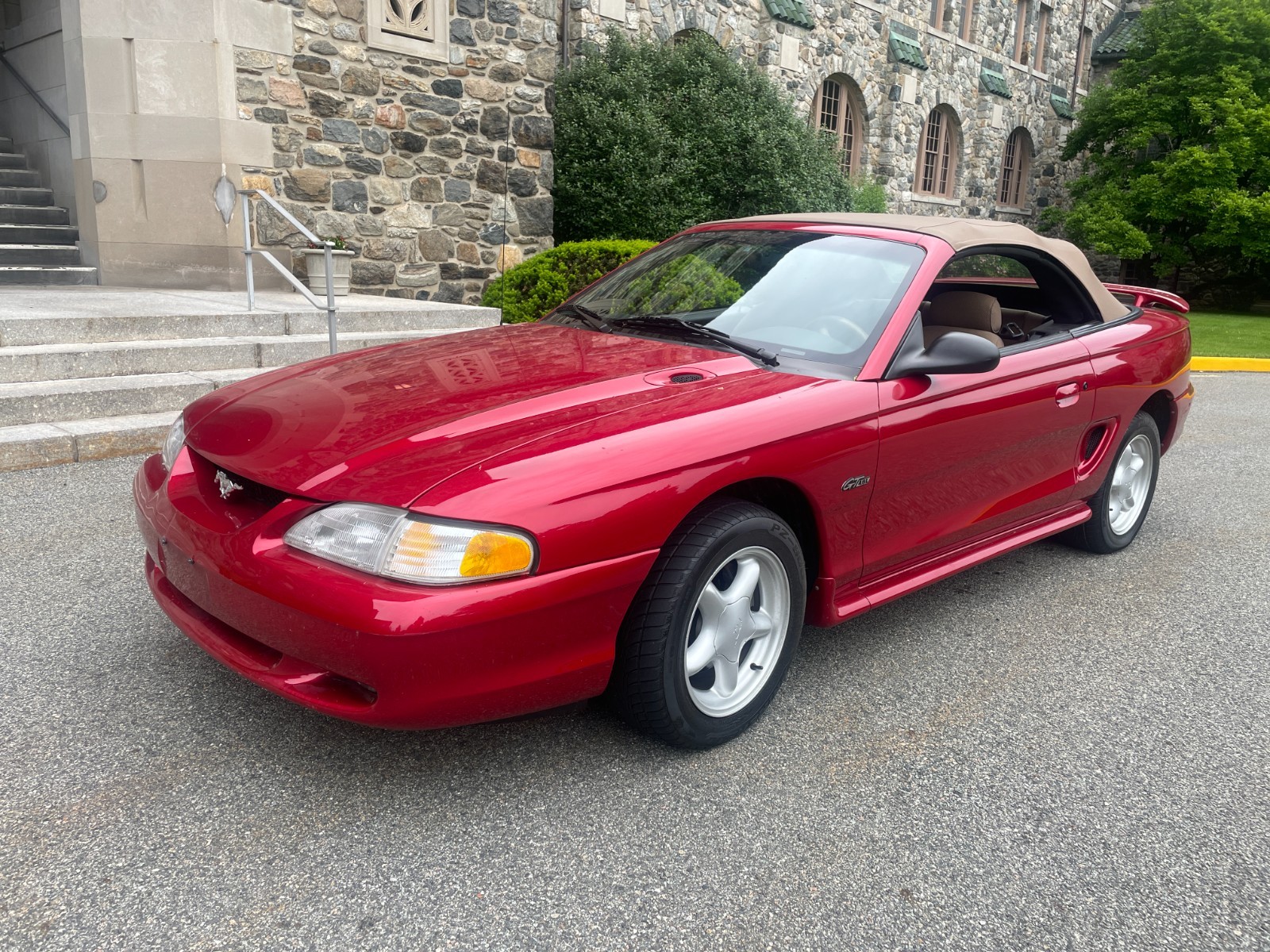Ford-Mustang-1996-Convertible-Tan