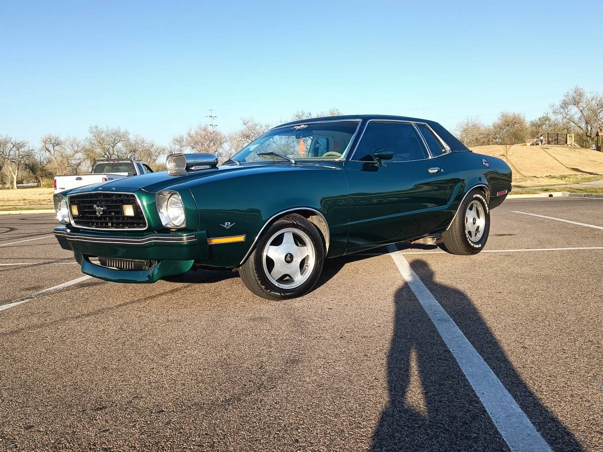 Ford-Mustang-2-1977-green