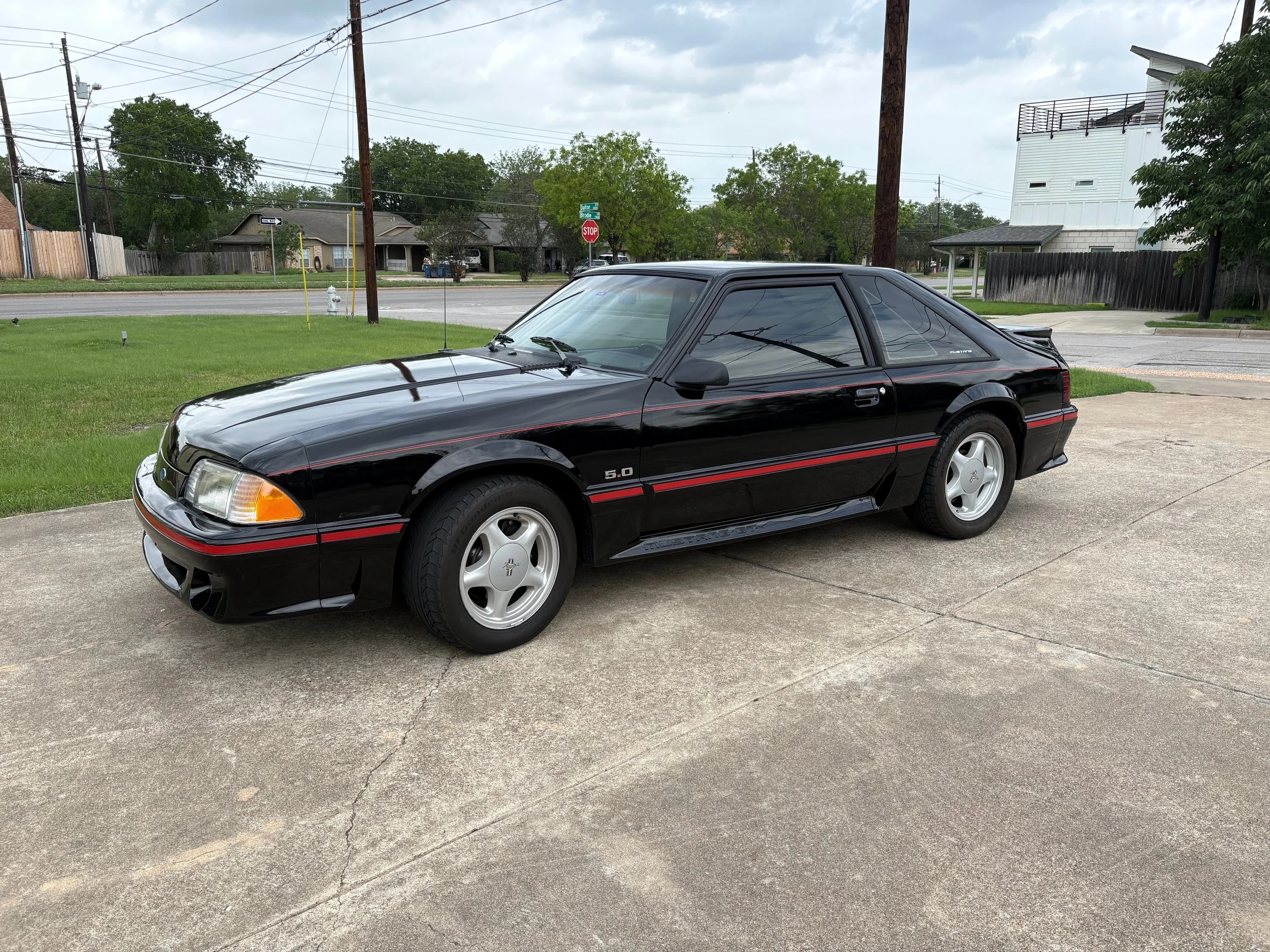 Ford-Mustang-gt-hatchback-1989-Black-Gray