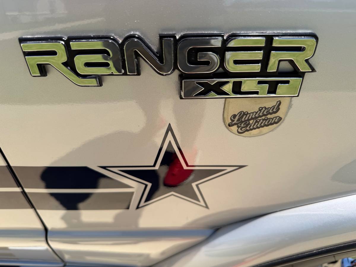 Ford-Ranger-xlt-super-bowl-edition-1996-blue
