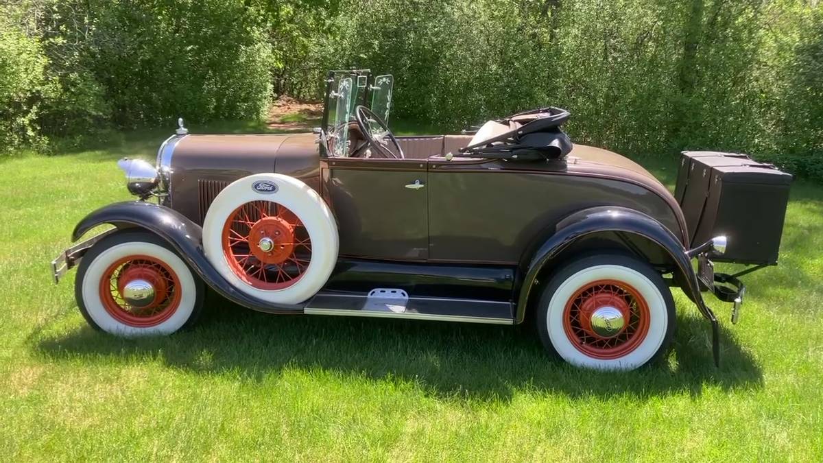 Ford-Roadster-1929-brown