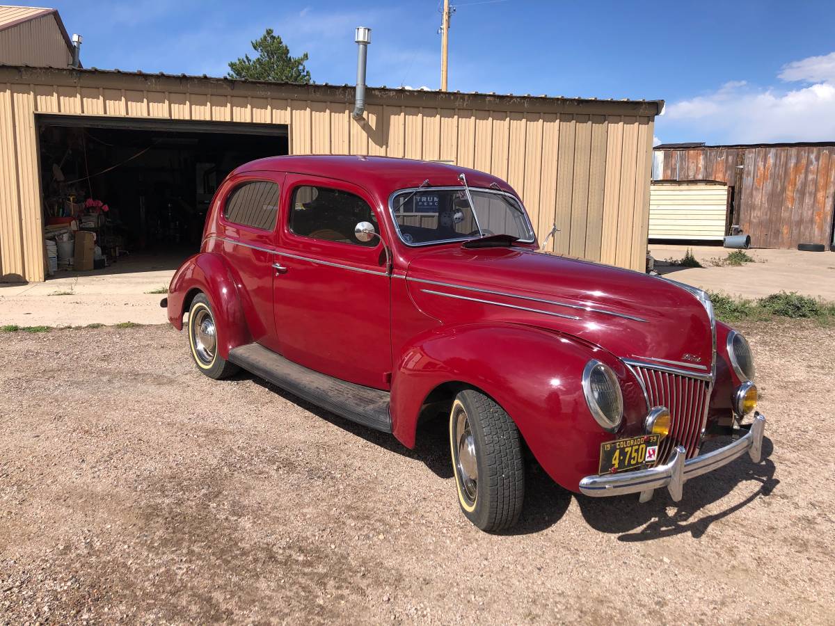 Ford-Sedan-1939