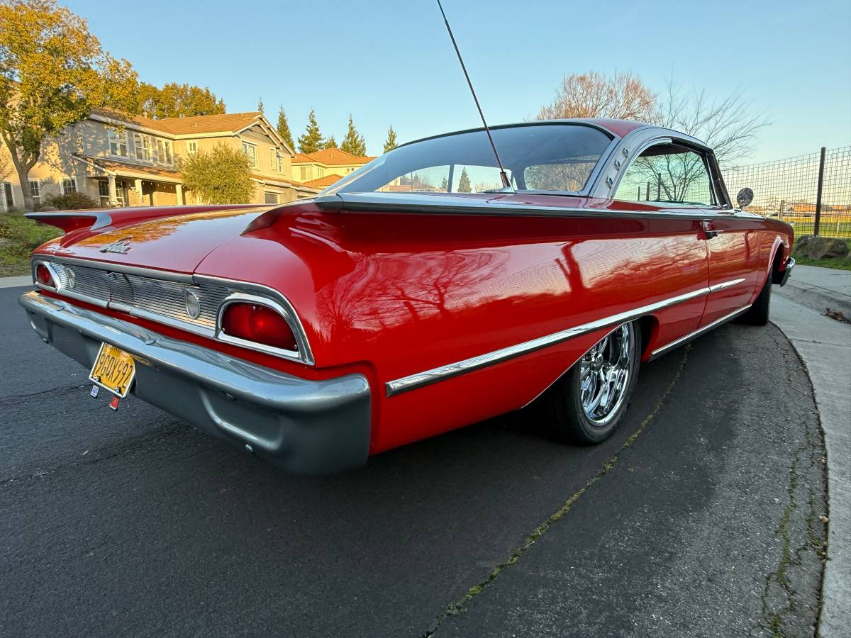 Ford-Starliner-1960-red