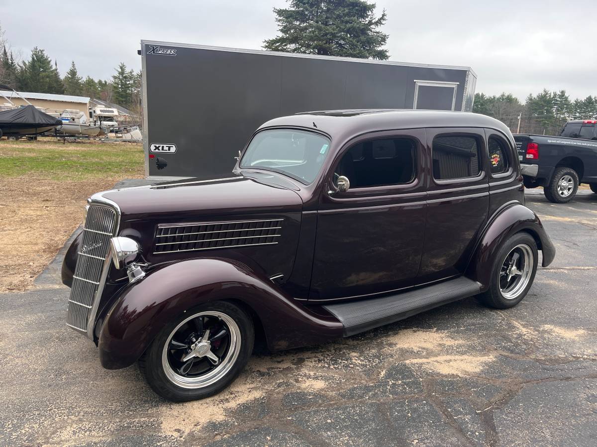 Ford-Streetrod-1935-purple