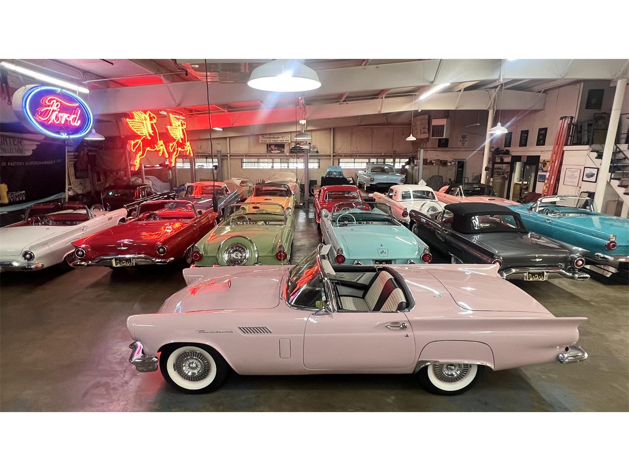 Ford-Thunderbird-1957-Dusk-Rose-Black-amp-White