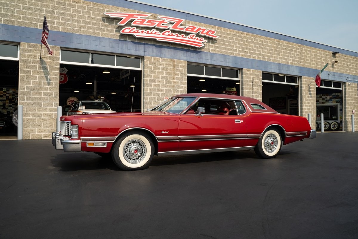 Ford-Thunderbird-1975-Hardtop-Dark-Red