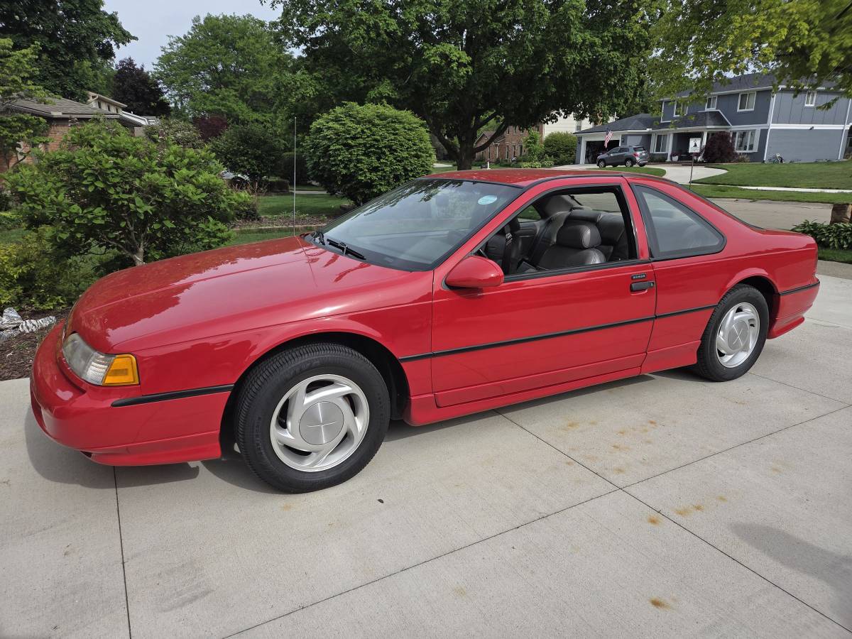 Ford-Thunderbird-super-coupe-1991-red