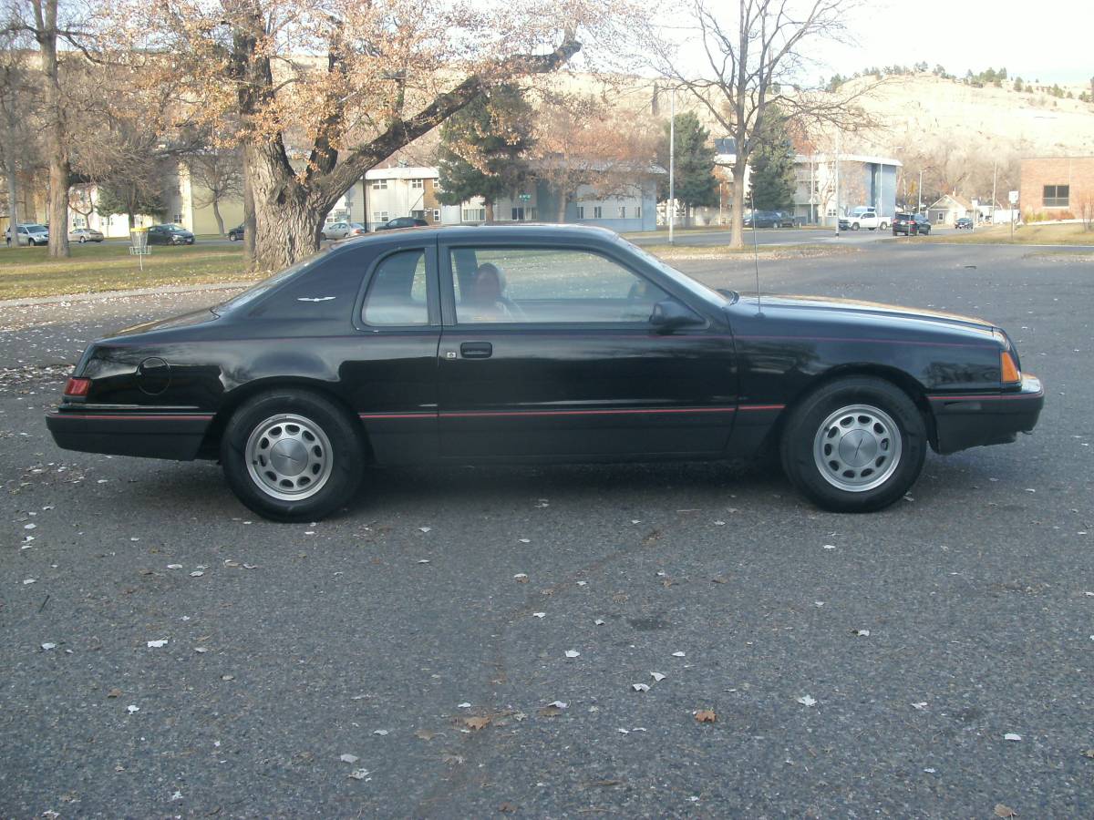 Ford-Thunderbird-turbo-coupe-1985-black