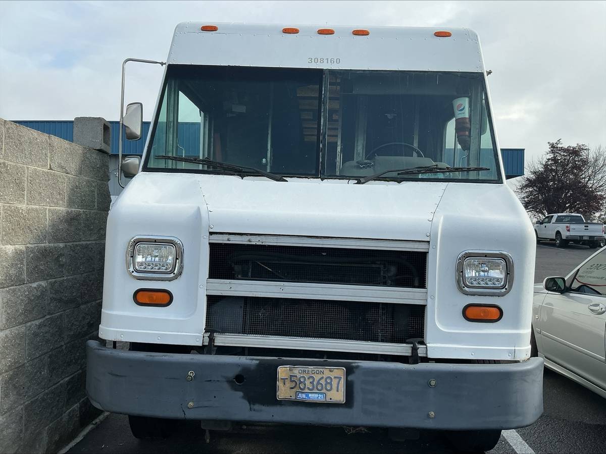 Freightliner-mt45-diesel-1994-white