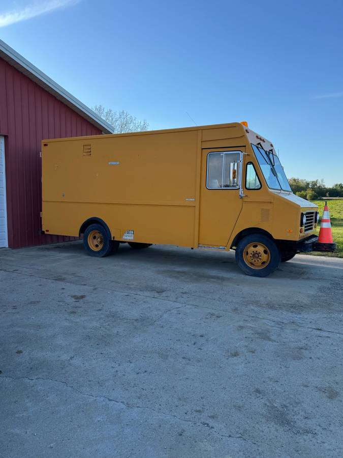 Gmc-1989-yellow