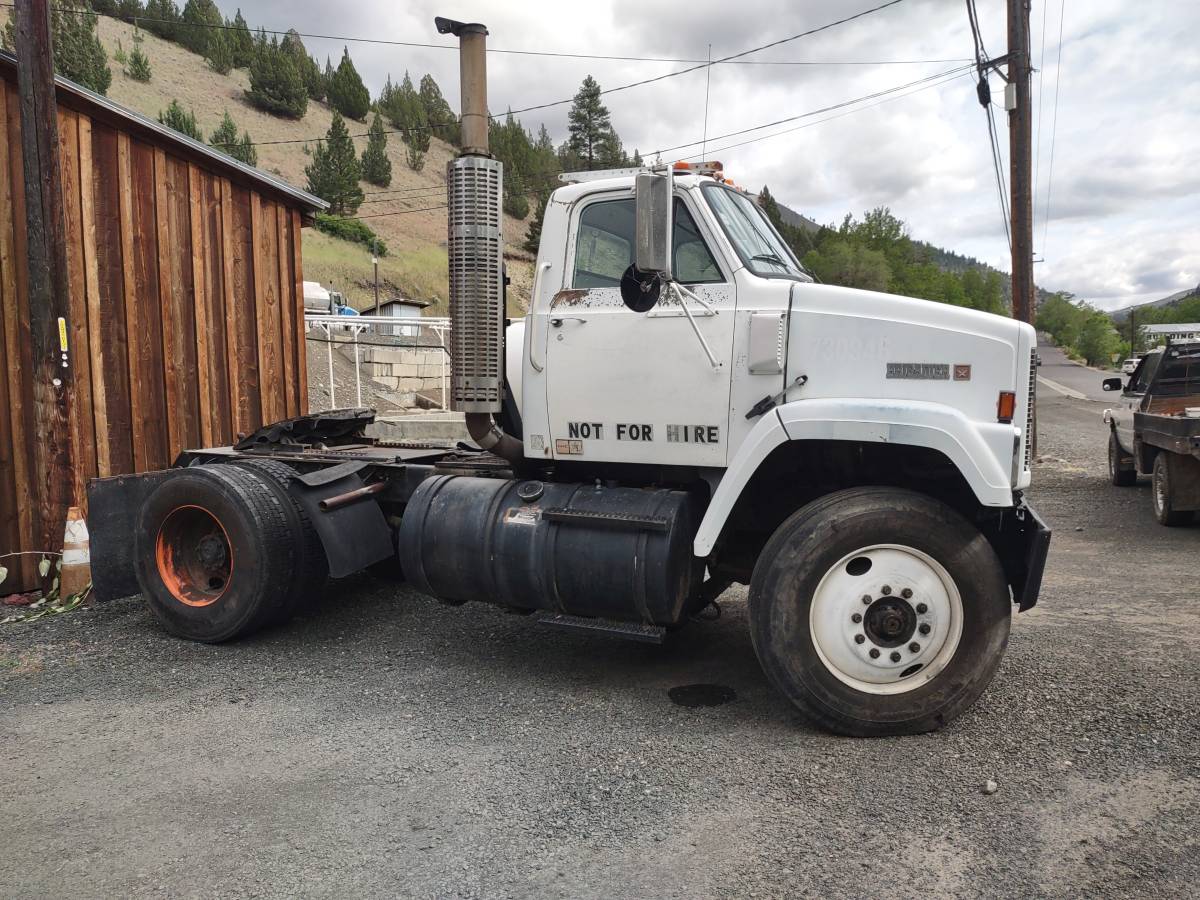 Gmc-Brigadier-diesel-1983-white