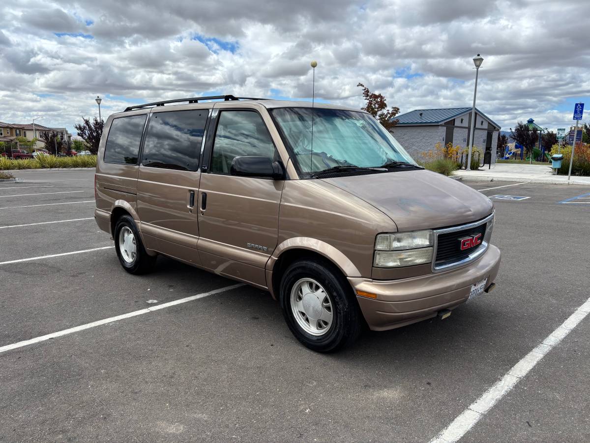 Gmc-Safari-van-1996